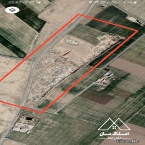 فروش 28000 متر زمین در موقعیت عالی جاده ی مرودشت استان فارس